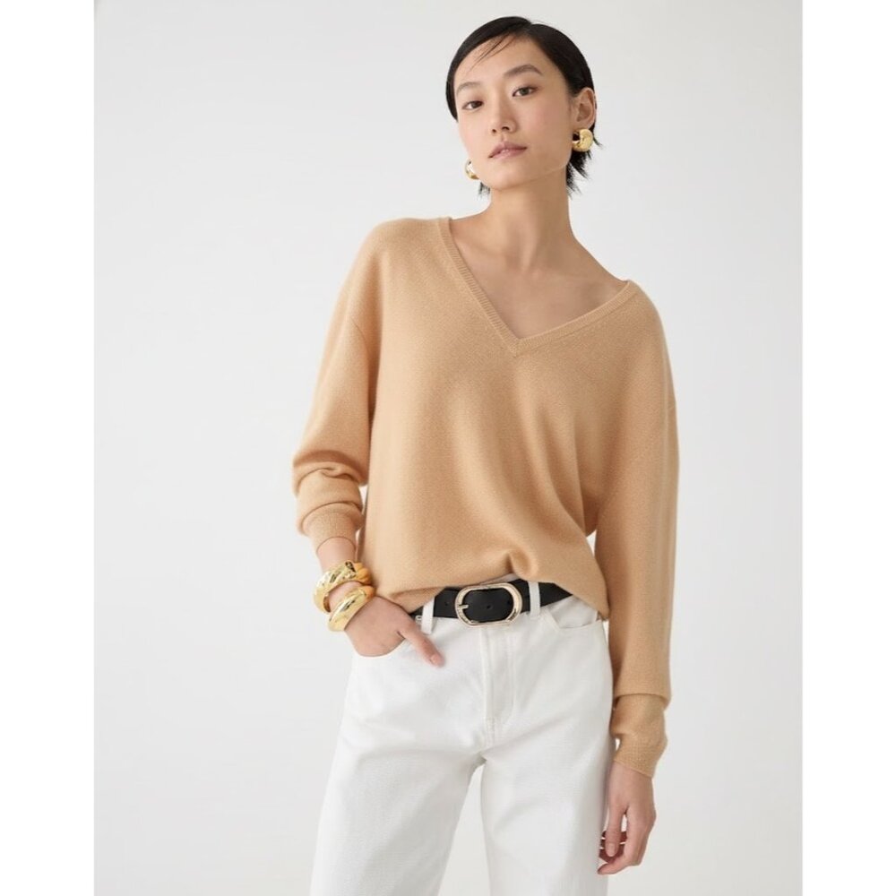 NWT J.Crew Cashmere Relaxed V-neck Sweater in Heather Camel Pullover M